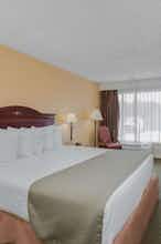 Hotel Days Inn by Wyndham Asheville West photo 1