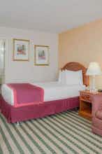 Hotel Days Inn by Wyndham Asheville West photo 2