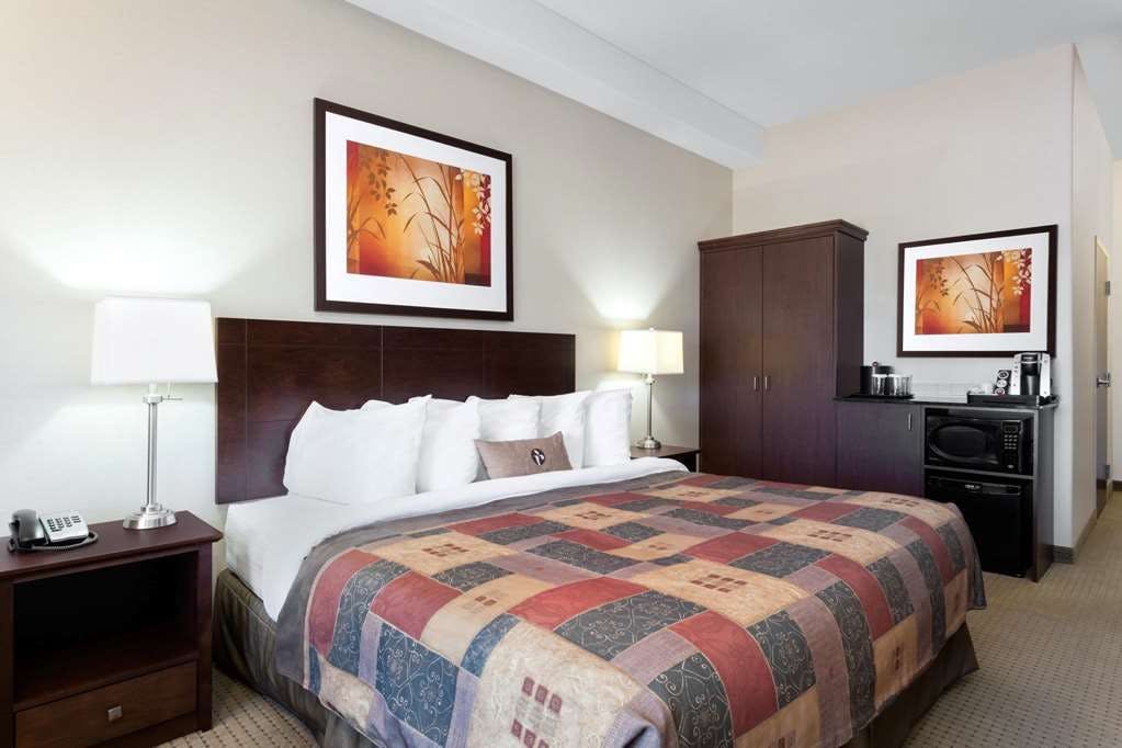 Hotel Ramada Weyburn photo 2