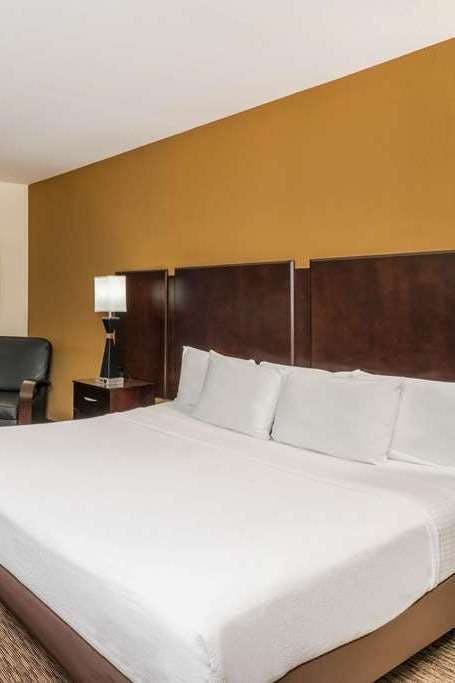 Hotel La Quinta Inn & Suites by Wyndham Memphis Wolfchase photo 2