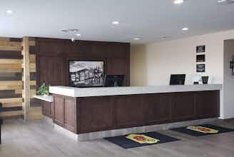 Hotel Super 8 Spruce Grove photo 5