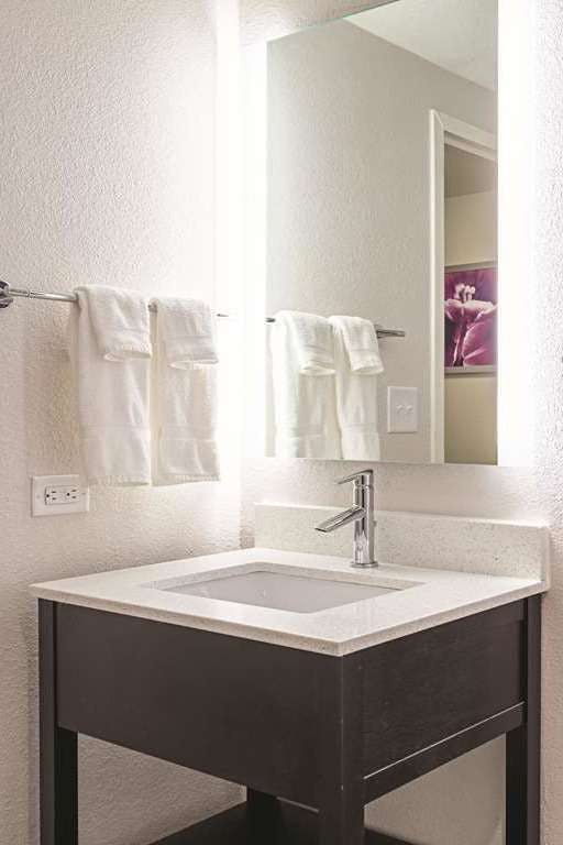 Hotel La Quinta Inn Ste Baltimore N photo 5