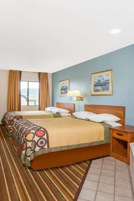 Hotel Super 8 by Wyndham Bedford photo 2