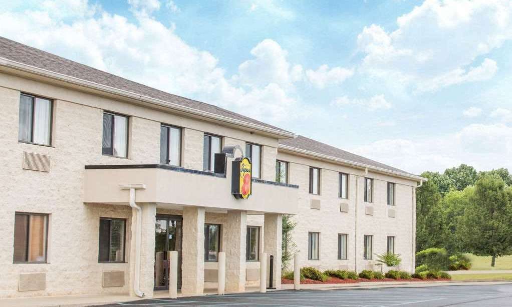 Super 8 by Wyndham Bedford