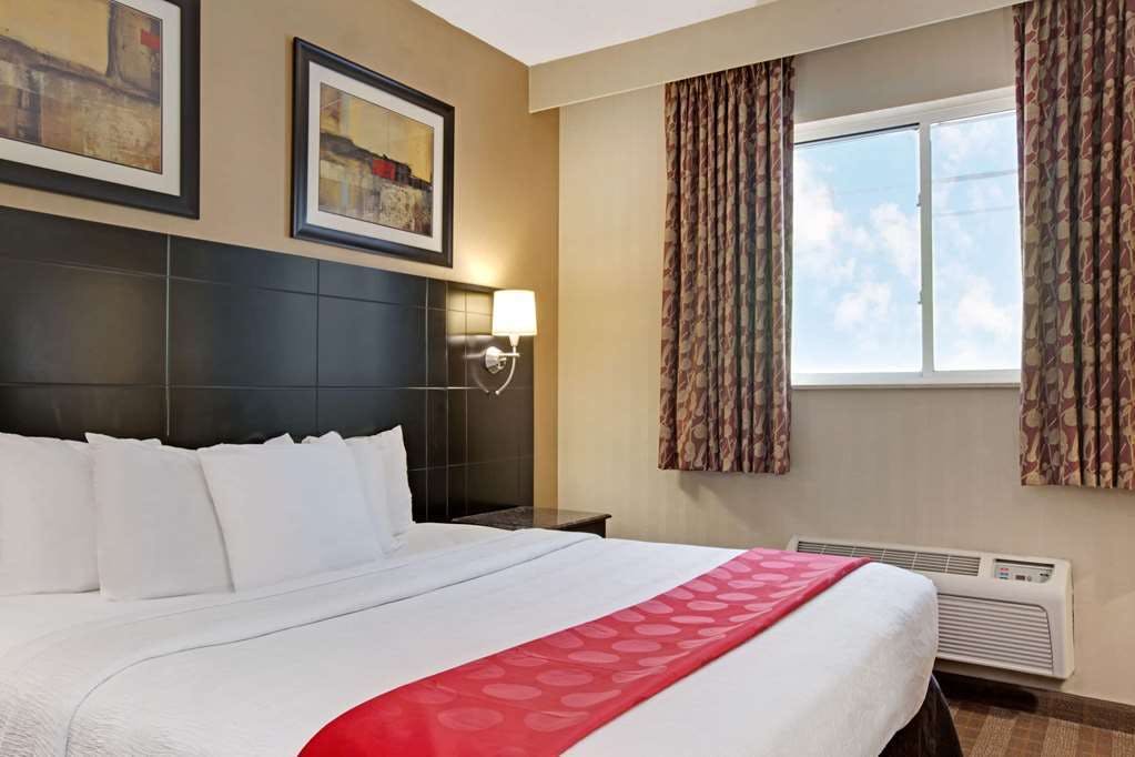 Hotel Ramada by Wyndham Bronx photo 3