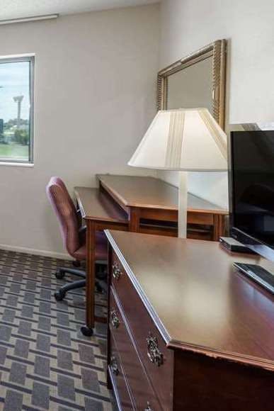 Hotel Super 8 by Wyndham Lebanon photo 4