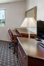 Hotel Super 8 Lebanon photo 4