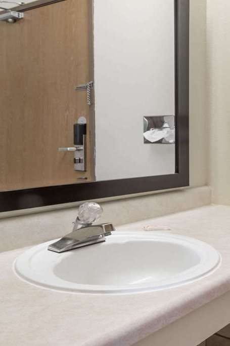 Hotel Super 8 by Wyndham Lebanon photo 5