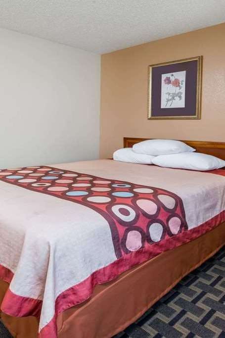 Hotel Super 8 by Wyndham Lebanon photo 2