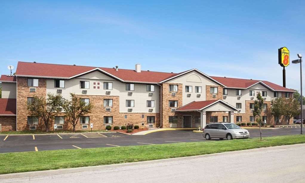Super 8 by Wyndham Fairview Heights-St. Louis