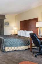 Hotel Travelodge by Wyndham Gananoque photo 2