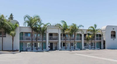 Travelodge by Wyndham Los Banos CA