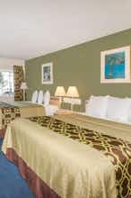 Hotel Travelodge by Wyndham Los Banos CA photo 2