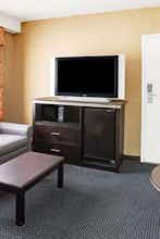 Hotel Days Inn & Suites by Wyndham Artesia photo 4