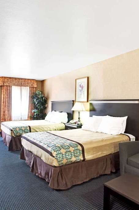 Hotel Days Inn & Suites by Wyndham Artesia photo 2