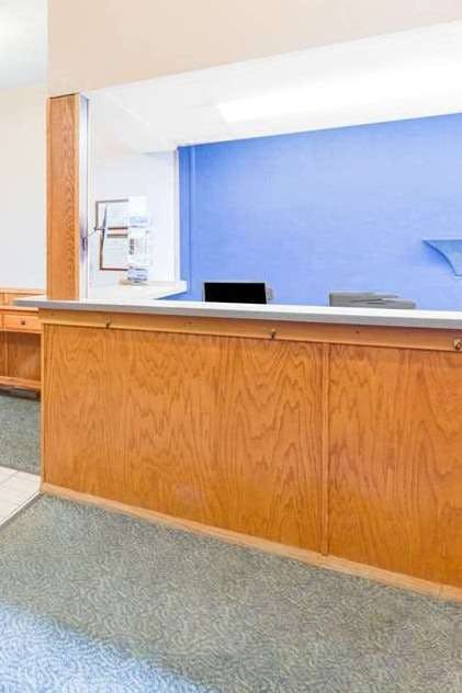 Hotel Super 8 by Wyndham Burlington photo 5