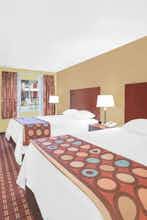 Hotel Super 8 by Wyndham Kerrville TX photo 2