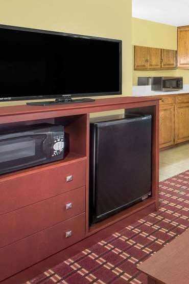 Hotel Super 8 by Wyndham Kerrville TX photo 3