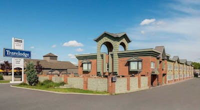 Travelodge by Wyndham Calgary South