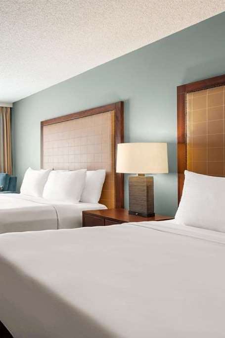 Hotel Travelodge by Wyndham Calgary South photo 2