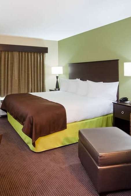 Hotel AmericInn by Wyndham DeWitt photo 1