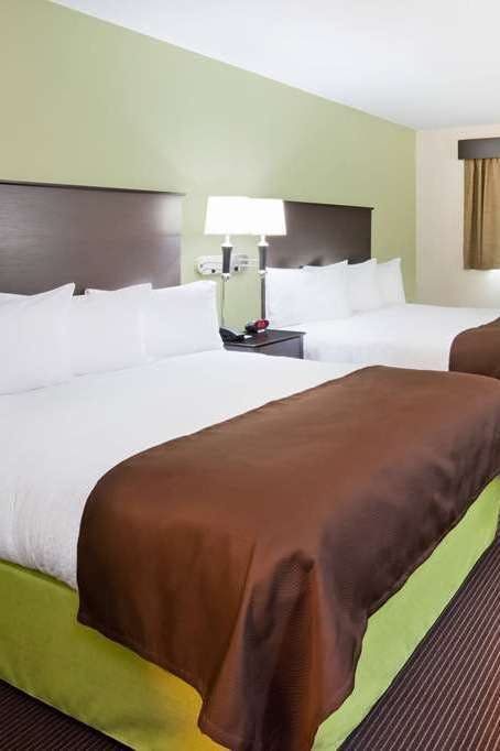 Hotel AmericInn by Wyndham DeWitt photo 2