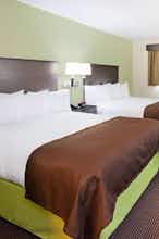 Hotel AmericInn by Wyndham DeWitt photo 2