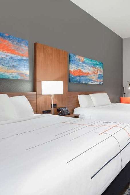 Hotel La Quinta Inn Ste NE St Pete photo 3