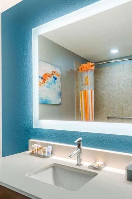 Hotel La Quinta Inn Ste NE St Pete photo 5