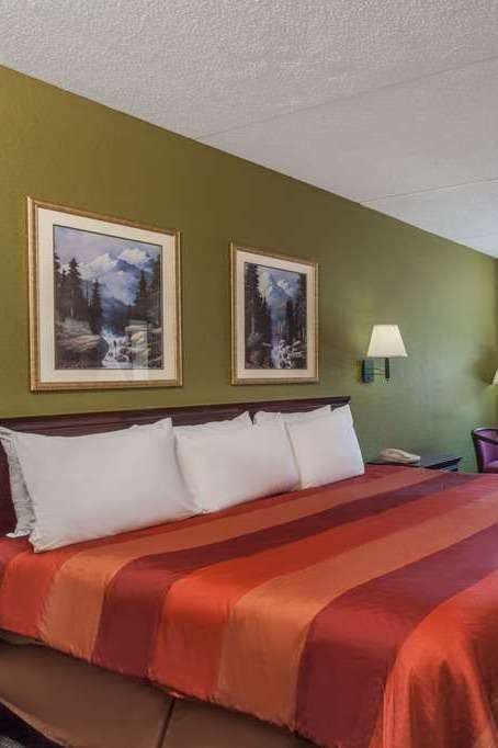 Hotel Days Inn by Wyndham Nashville Saint Thomas West Hospital photo 1