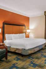 Hotel La Quinta Inn Ste Greensboro photo 4