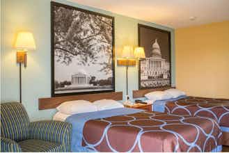 Hotel Super 8 by Wyndham Alexandria/Washington D.C. Area photo 2
