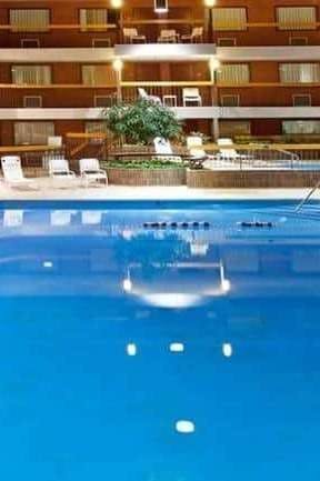 Hotel Ramada by Wyndham Beaver Falls photo 4