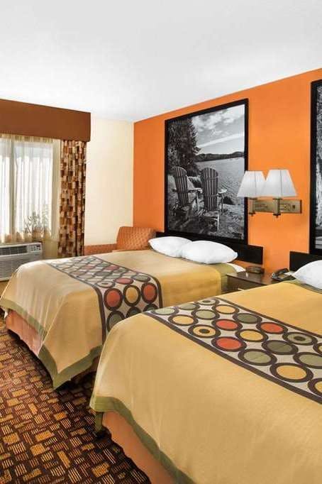 Hotel Super 8 by Wyndham Clive IA photo 2