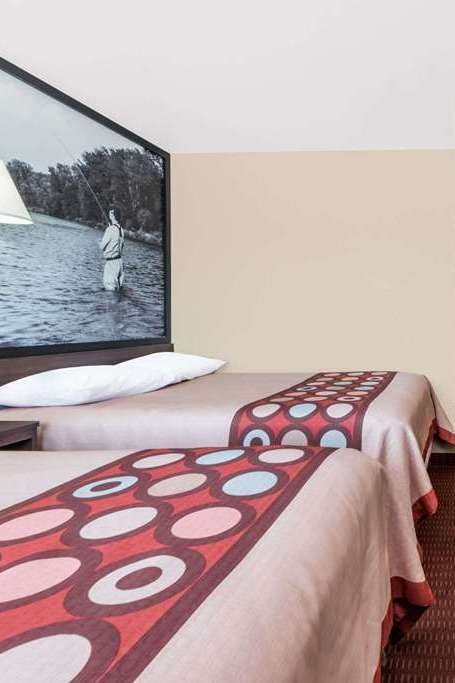 Hotel Super 8 by Wyndham Midwest City OK photo 2