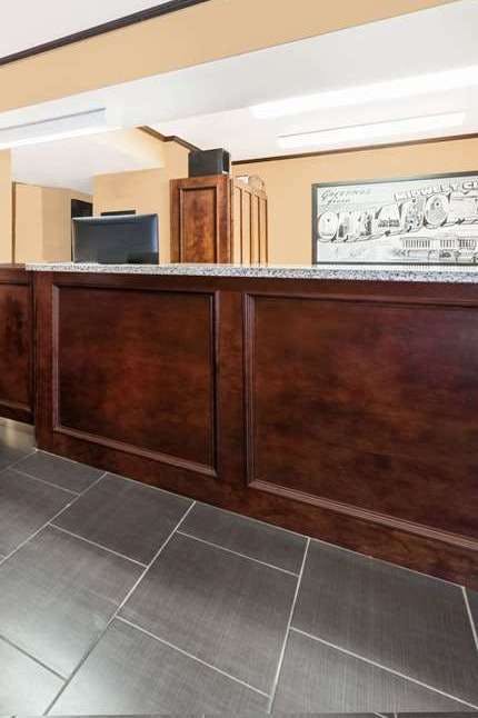 Hotel Super 8 by Wyndham Midwest City OK photo 5