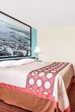 Hotel Super 8 Midwest City OK photo 1