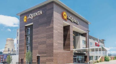 La Quinta Inn & Suites by Wyndham Memphis Downtown