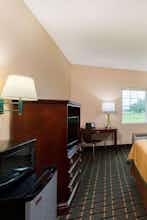 Hotel Super 8 Mt Carmel photo 3