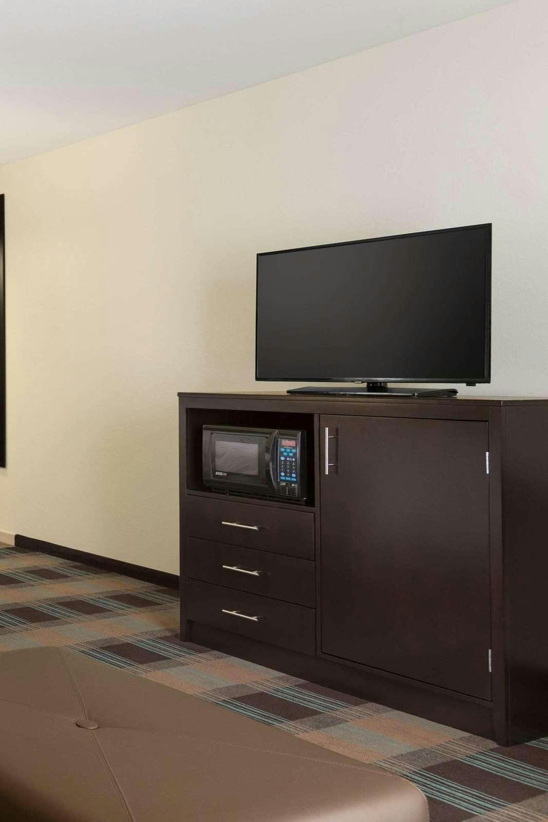 Hotel Hampton Inn Fairmont photo 3