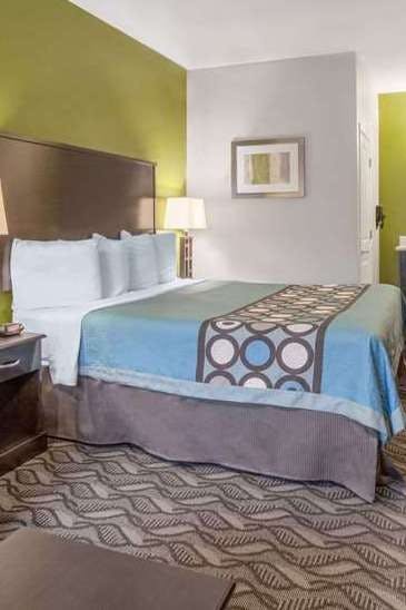 Hotel Super 8 by Wyndham Mansfield LA photo 1