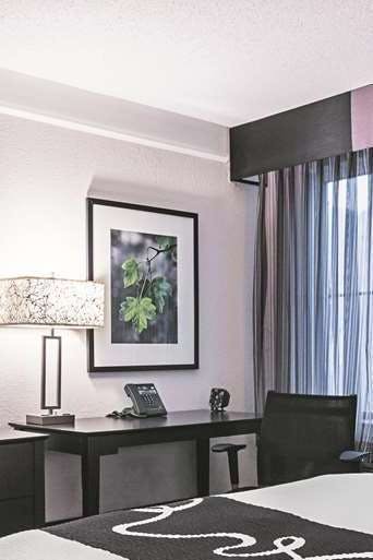 Hotel La Quinta Inn & Suites by Wyndham Detroit Utica photo 5