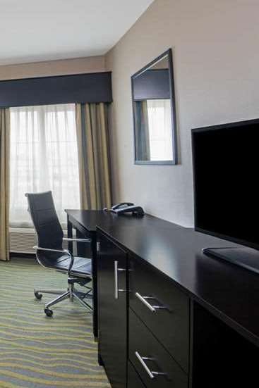 Hotel La Quinta Inn & Suites by Wyndham Durant photo 5