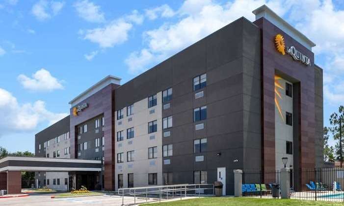 La Quinta Inn & Suites by Wyndham Houston NW Brookhollow