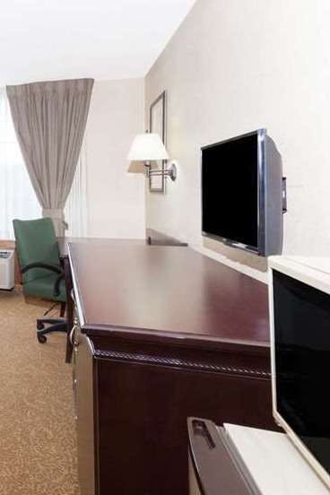 Hotel Days Inn & Suites by Wyndham Tucker/Northlake photo 5