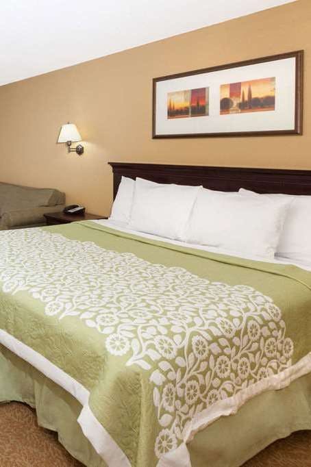 Hotel Days Inn & Suites by Wyndham Tucker/Northlake photo 2