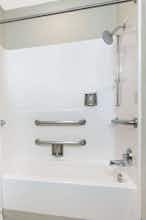 Hotel Microtel Lillington photo 4