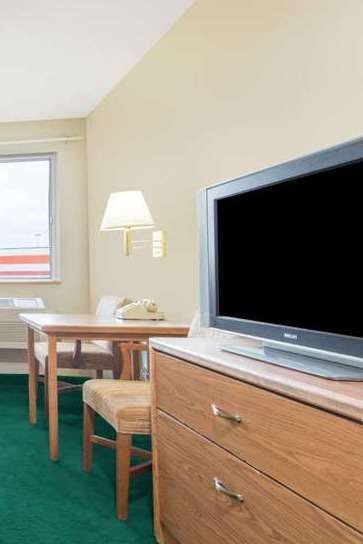 Hotel Super 8 by Wyndham Trinidad photo 3