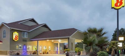 Super 8 by Wyndham Fortuna