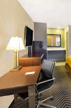 Hotel Super 8 by Wyndham Fortuna photo 3